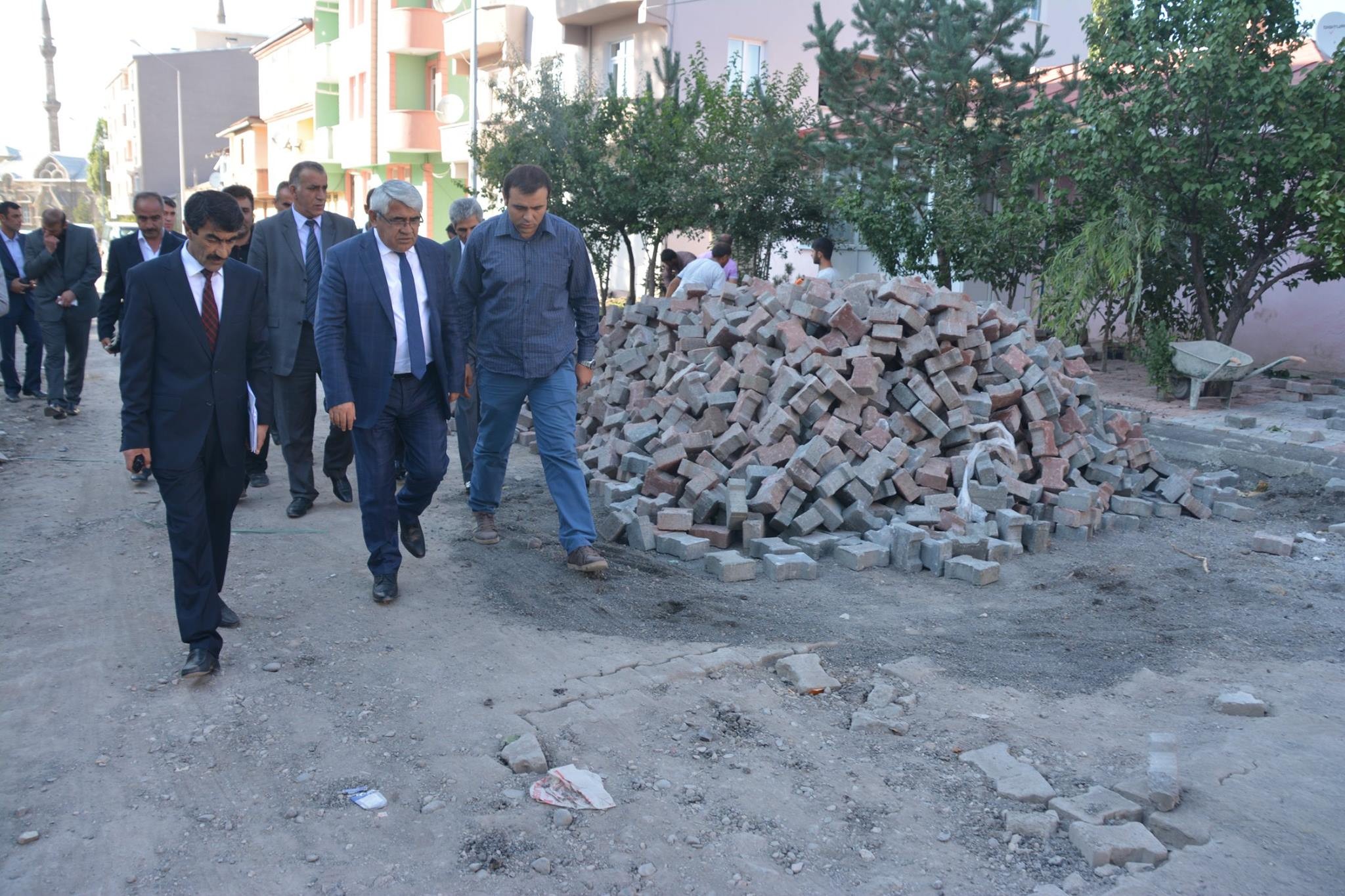 Kars Belediyesi’nin Asfalt Çalışması Vatandaşların Yüzünü Güldürüyor!