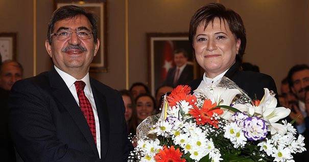 Fatma Güldemet Sarı Görevini İdris Güllüce’den Devraldı
